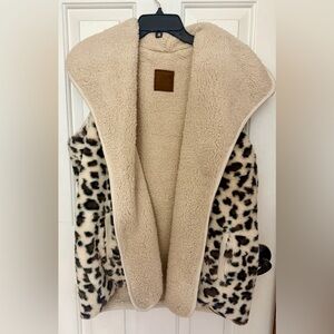 C.C. Leopard Print/Cream Reversible Sherpa Vest